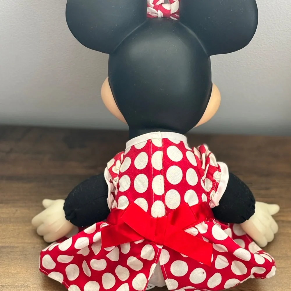 VINTAGE Disney Mouseketoys Minnie Mouse Rubber Face Soft Body Stuffed Doll Plush